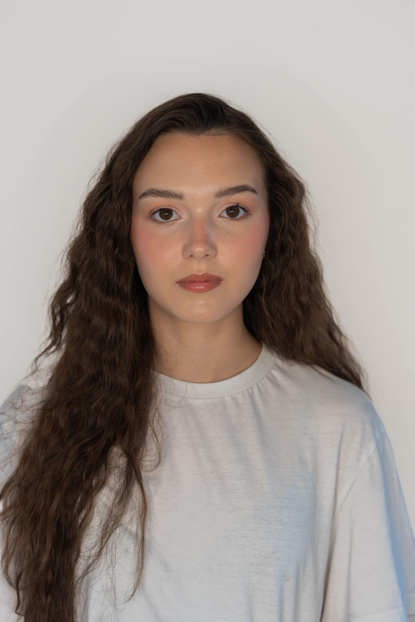 Maquillage naturel, teint frais et joues rosées